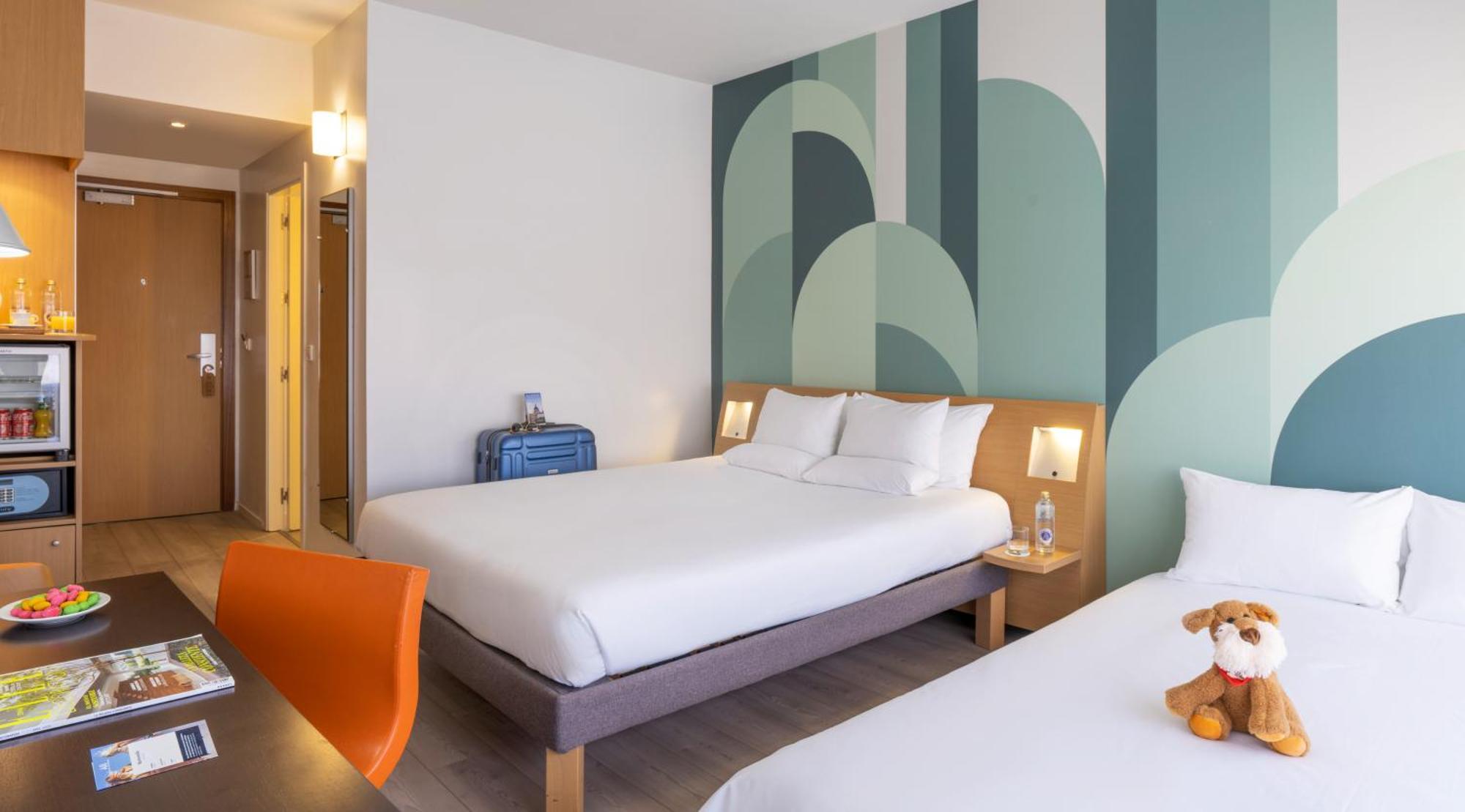 Habitación Estándar con cama grande y sofá cama - Edificio Plaza